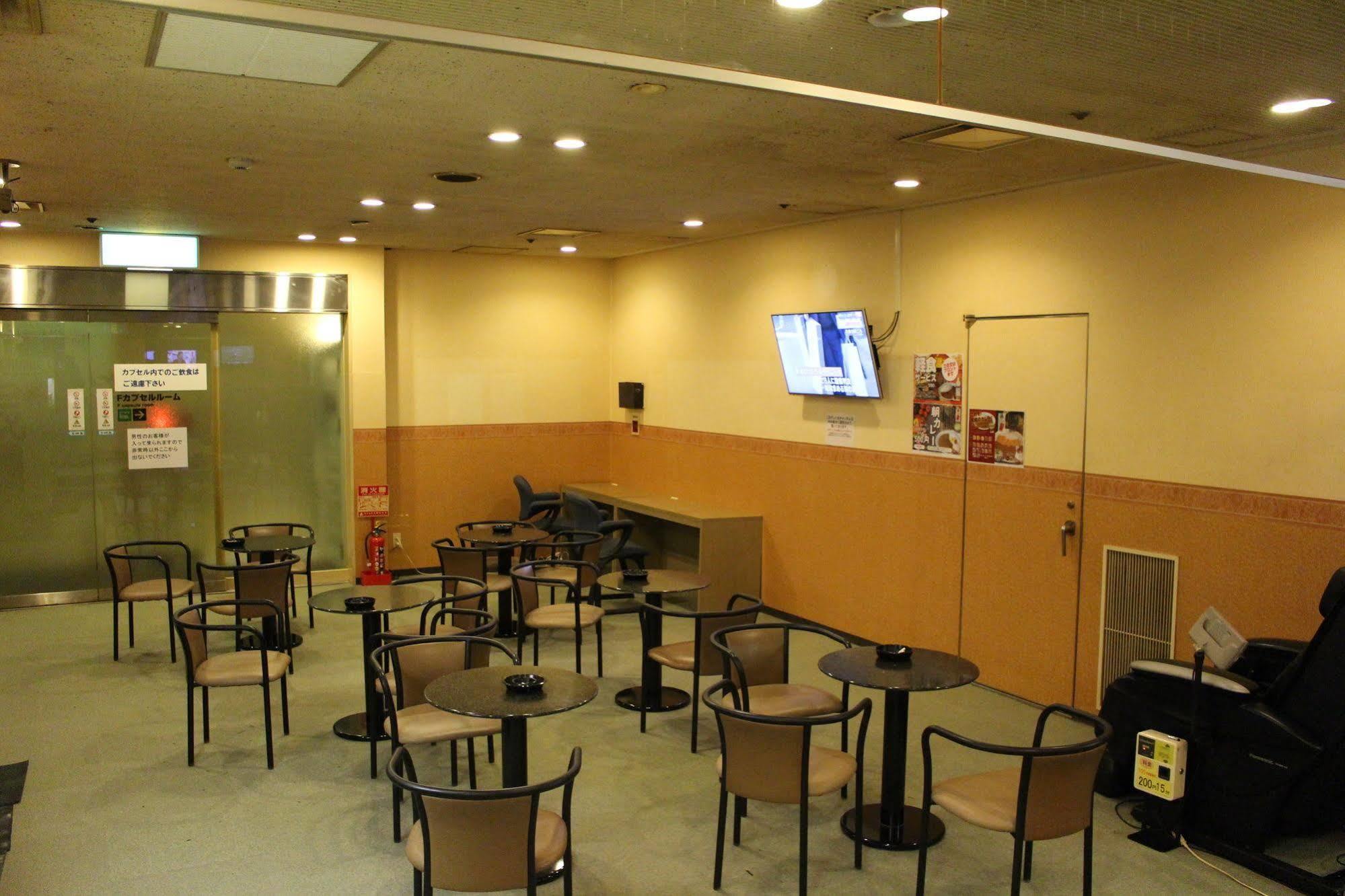 Capsule Hotel Asahi Plaza Shinsaibashi Osaka Exterior photo