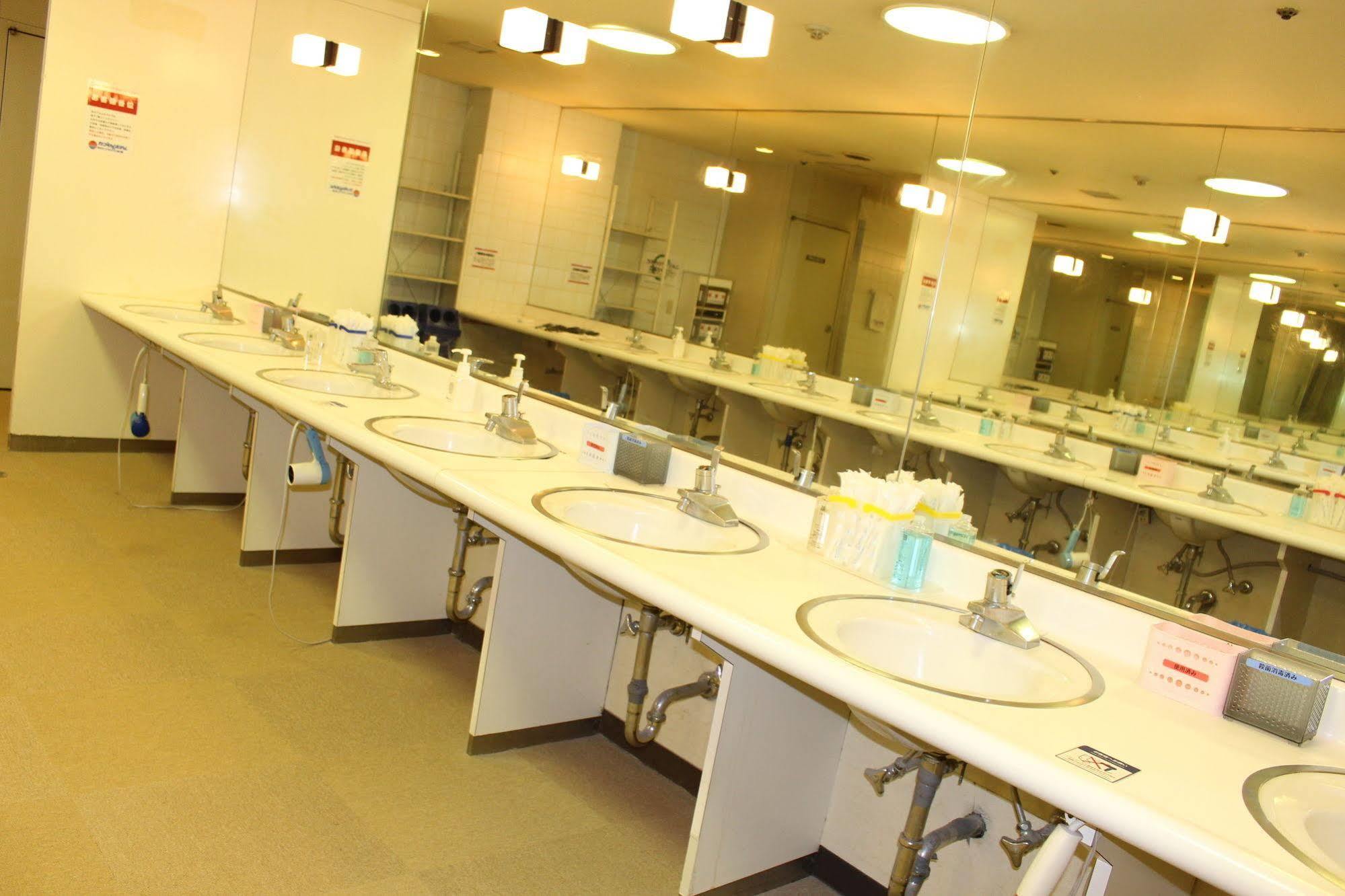 Capsule Hotel Asahi Plaza Shinsaibashi Osaka Exterior photo