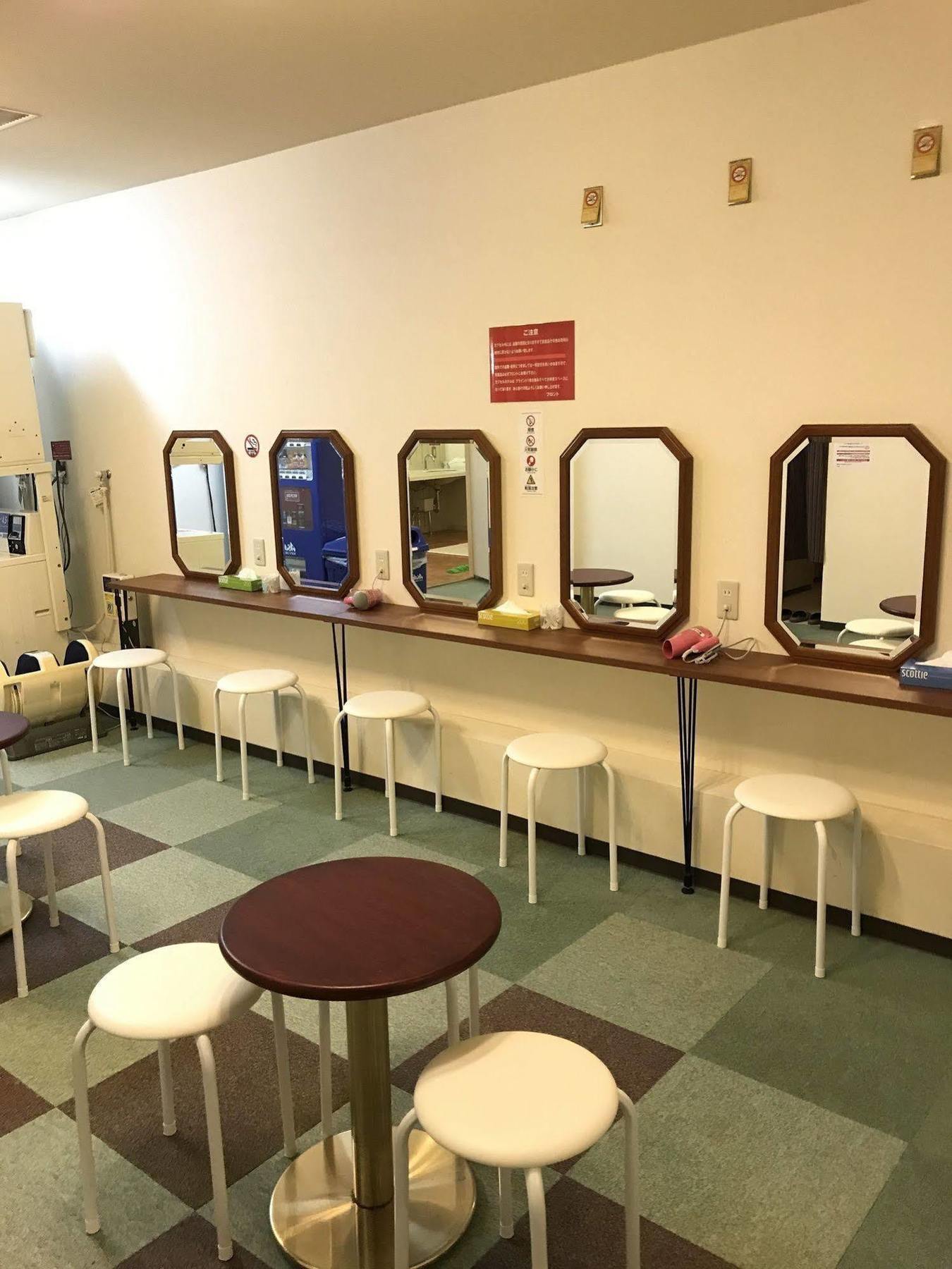 Capsule Hotel Asahi Plaza Shinsaibashi Osaka Exterior photo