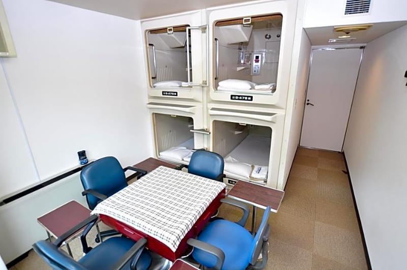 Capsule Hotel Asahi Plaza Shinsaibashi Osaka Exterior photo